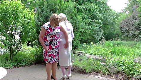 A slutty shemale with an awesome ass fucks a sexy shemale