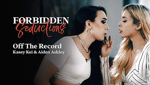 Shemale takes off clothes and fucks girl with her large cock