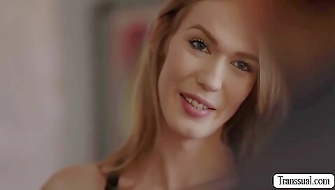 Torgeous blonde babe fucks with her boyfriend