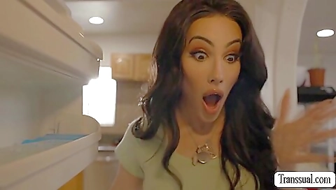 Masked and cum shot in her mouth