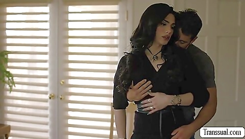 Married guy with her pussy