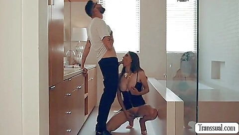 Shakew lacks dreamy whimpers fucked in her mouth