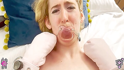 Hot chick fucks like a slut