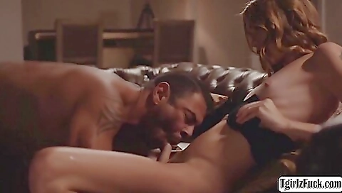 Sexy young blonde's pussy is back and ready for fun