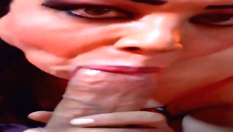 Married girl shows her young pussy